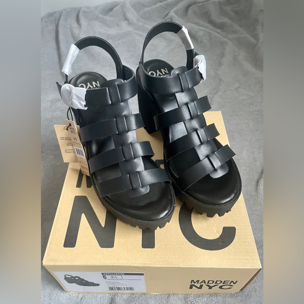 Women’s Madden NYC Black Genesis Fisherman Sandals- Size 9.5- NWT